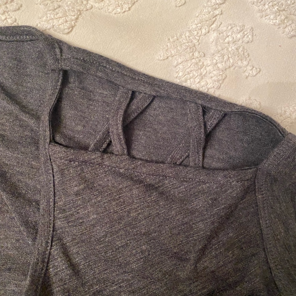 Woman’s Top - Picture 2 of 5